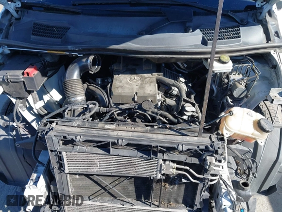 2019 Mercedes-Benz Metris Cargo z VIN WD3PG2EAXK3530575, wystawiony jako IAAI lot #41813709 z przebiegiem 136 174 mil mil oraz . Historia ofert i sprzedaży dostępna na DreamBid. Obrazek 10.