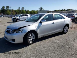 2010 Toyota Camry z VIN 4T1BF3EK8AU042859, wystawiony jako Copart lot #56377355 z przebiegiem 71 660 mil mil oraz Szkoda całkowita • Salvage title. Historia ofert i sprzedaży dostępna na DreamBid. Obrazek 1.