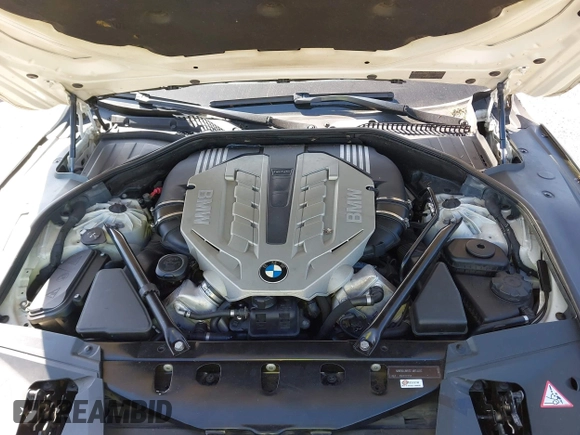 2009 BMW 7 Series 750Li with VIN WBAKB83549CY59299, listed as a IAAI auction lot 42040718 with 129,236 mi miles and . Bid and sale history available at DreamBid. Image 10.