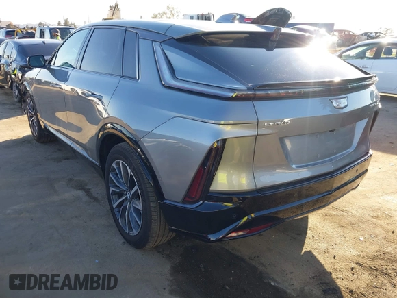 2024 Cadillac LYRIQ Sport z VIN 1GYKPTRL7RZ110193, wystawiony jako IAAI lot #41681140 z przebiegiem 14 218 mil mil oraz . Historia ofert i sprzedaży dostępna na DreamBid. Obrazek 3.