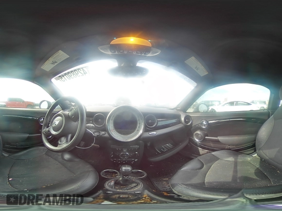 2014 MINI Coupe S z VIN WMWSX3C59ET773064, wystawiony jako Copart lot #42989015 z przebiegiem 135 005 mil mil oraz Szkoda całkowita • Salvage title. Historia ofert i sprzedaży dostępna na DreamBid. Obrazek 12.