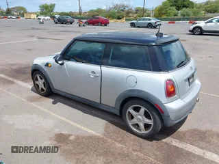 2009 MINI Hardtop with VIN WMWMF33599TT69778, listed as a IAAI auction lot 42262628 with 79,028 mi miles and . Bid and sale history available at DreamBid. Image 3.