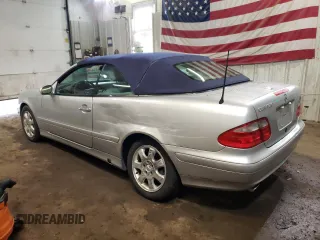 2001 Mercedes-Benz CLK 320/430 z VIN WDBLK65G01T079748, wystawiony jako Copart lot #50126715 z przebiegiem 120 266 mil mil oraz Szkoda całkowita • Salvage title. Historia ofert i sprzedaży dostępna na DreamBid. Obrazek 2.