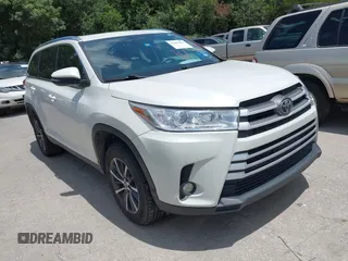 2019 Toyota Highlander SE with VIN 5TDKZRFH1KS329273, listed as a IAAI auction lot 42582381 with 94,641 mi miles and . Bid and sale history available at DreamBid. Image 1.