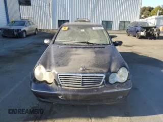 2003 Mercedes-Benz C 230 Kompressor with VIN WDBRF40J33F415383, listed as a Copart auction lot 76595584 with Not Provided miles and Salvage Title. Bid and sale history available at DreamBid. Image 5.