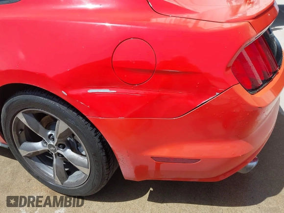 2015 Ford Mustang V6 z VIN 1FA6P8AM7F5329737, wystawiony jako IAAI lot #42761829 z przebiegiem 125 495 mil mil oraz . Historia ofert i sprzedaży dostępna na DreamBid. Obrazek 17.