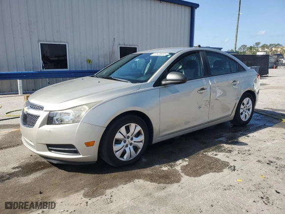 2014 Chevrolet Cruze LS with VIN 1G1PA5SH3E7101939, listed as a Copart auction lot 52426935 with 88,004 mi miles and Salvage Title. Bid and sale history available at carsss.com. Image 1.