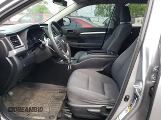2015 Toyota Highlander LE z VIN 5TDBKRFH2FS121445, wystawiony jako Copart lot #57649785 z przebiegiem 220 455 mil mil oraz Czysty tytuł • Clean title. Historia ofert i sprzedaży dostępna na DreamBid. Obrazek 7.