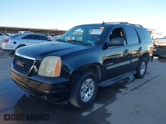 2008 GMC Yukon SLT w/4SB with VIN 1GKFC13J18R260916, listed as a IAAI auction lot 41261518 with 221,104 mi miles. Bid and sale history available at carsss.com. Image 21.