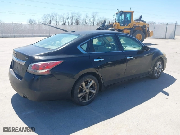 2015 Nissan Altima 2.5 SV with VIN 1N4AL3AP8FC498664, listed as a IAAI auction lot 41778661 with 143,242 mi miles. Bid and sale history available at carsss.com. Image 4.