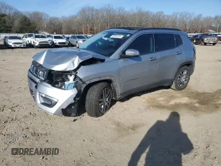 2020 Jeep Compass Latitude with VIN 3C4NJCBB3LT258927, listed as a Copart auction lot 42951625 with 65,811 mi miles and Salvage Title. Bid and sale history available at carsss.com. Image 1.