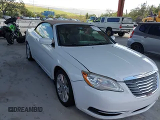2012 Chrysler 200 Touring with VIN 1C3BCBEB2CN140536, listed as a IAAI auction lot 40672539 with 96,307 mi miles and . Bid and sale history available at carsss.com. Image 1.