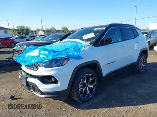 2025 Jeep Compass Limited with VIN 3C4NJDCN0ST566747, listed as a IAAI auction lot 42224070 with 578 mi miles and . Bid and sale history available at DreamBid. Image 2.
