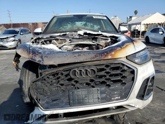 2022 Audi Q5 S line Premium Plus z VIN WA1EAAFY2N2007933, wystawiony jako Copart lot #83675384 z przebiegiem Nie podano mil oraz Szkoda całkowita • Salvage title. Historia ofert i sprzedaży dostępna na DreamBid. Obrazek 5.