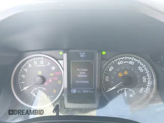 2019 Toyota Tacoma SR z VIN 3TMCZ5AN5KM249582, wystawiony jako IAAI lot #41925752 z przebiegiem 108 417 mil mil oraz . Historia ofert i sprzedaży dostępna na DreamBid. Obrazek 7.