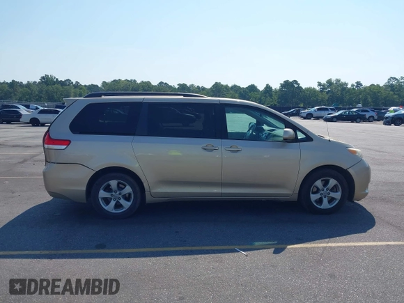 2012 Toyota Sienna LE AAS с VIN 5TDKK3DC0CS239963, выставлен на аукционе IAAI как лот 42550710 с пробегом 192 712 миль миль и . История ставок и продаж доступна на DreamBid. Изображение 13.