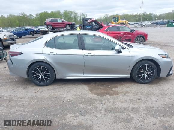 2023 Toyota Camry SE z VIN 4T1G11AK0PU766665, wystawiony jako IAAI lot #42202075 z przebiegiem 59 320 mil mil oraz . Historia ofert i sprzedaży dostępna na DreamBid. Obrazek 13.