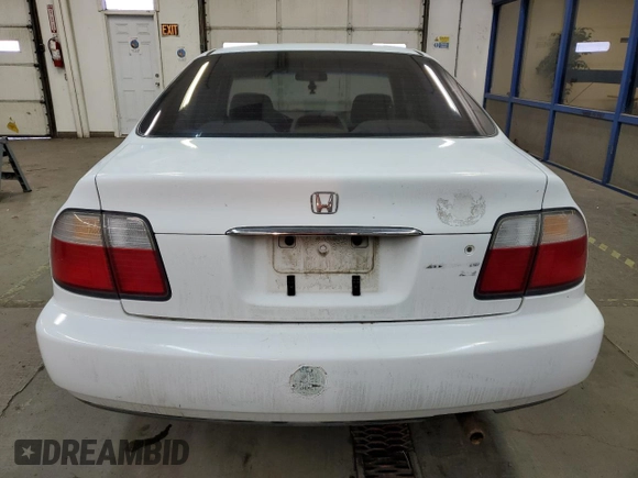 1997 Honda Accord LX with VIN 1HGCD5635VA217885, listed as a Copart auction lot 84570524 with 259,566 mi miles and Clean Title. Bid and sale history available at carsss.com. Image 6.
