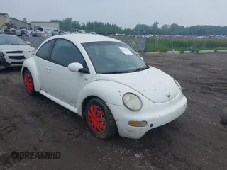 2003 Volkswagen Beetle GL z VIN 3VWBK21C03M422372, wystawiony jako IAAI lot #42429757 z przebiegiem 199 748 mil mil oraz . Historia ofert i sprzedaży dostępna na DreamBid. Obrazek 1.