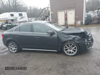 2012 Volvo S60 T6 with VIN YV1902FH4C2057577, listed as a IAAI auction lot 40925761 with 113,682 mi miles. Bid and sale history available at carsss.com. Image 13.