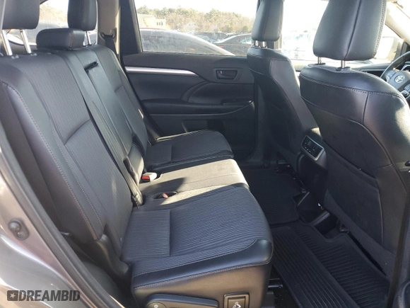 2016 Toyota Highlander LE with VIN 5TDBKRFHXGS301659, listed as a Copart auction lot 88334035 with 120,093 mi miles and Salvage Title. Bid and sale history available at carsss.com. Image 12.