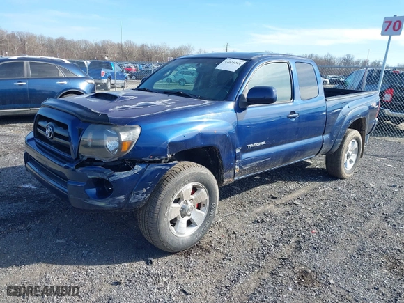 2008 Toyota Tacoma with VIN 5TEUU42N58Z552904, listed as a IAAI auction lot 41625244 with 166,646 mi miles. Bid and sale history available at carsss.com. Image 17.