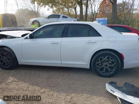 2015 Chrysler 300 with VIN 2C3CCAGG6FH842475, listed as a IAAI auction lot 40713366 with 138,342 mi miles. Bid and sale history available at carsss.com. Image 13.
