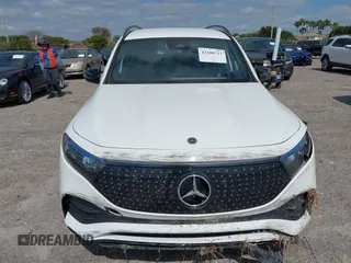 2024 Mercedes-Benz EQB 250+ z VIN W1N9M0CB7RN109945, wystawiony jako IAAI lot #42100727 z przebiegiem 2 940 mil mil oraz . Historia ofert i sprzedaży dostępna na DreamBid. Obrazek 12.