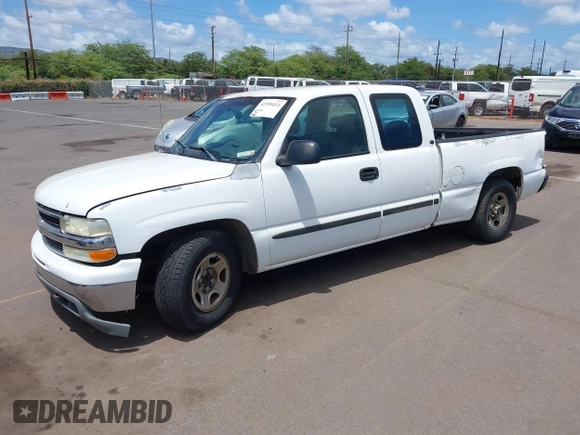 2000 GMC New Sierra 1500 SLE with VIN 1GTEC19V8YZ280016, listed as a IAAI auction lot 42190413 with Not Provided miles. Bid and sale history available at carsss.com. Image 2.