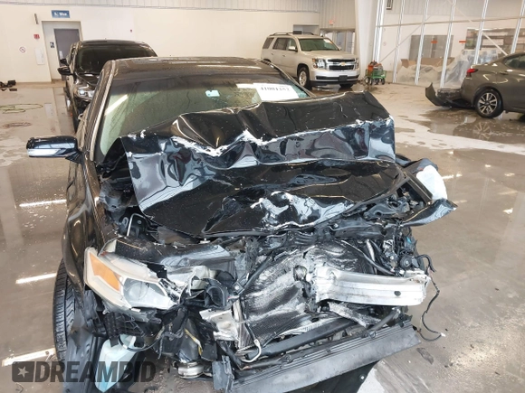 2009 Acura TL Tech with VIN 19UUA86549A010863, listed as a IAAI auction lot 41001252 with 186,441 mi miles. Bid and sale history available at carsss.com. Image 12.