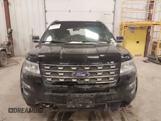 2017 Ford Explorer XLT с VIN 1FM5K8DH4HGA85700, выставлен на аукционе IAAI как лот 41402740 с пробегом 115 784 миль миль и . История ставок и продаж доступна на DreamBid. Изображение 12.