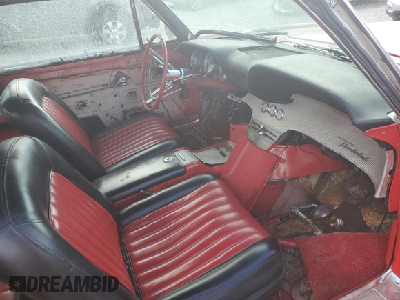 1962 Ford Thunderbird with VIN 2Y87Z133196, listed as a Copart auction lot 79568844 with 1,738 mi miles and Salvage Title. Bid and sale history available at DreamBid. Image 7.