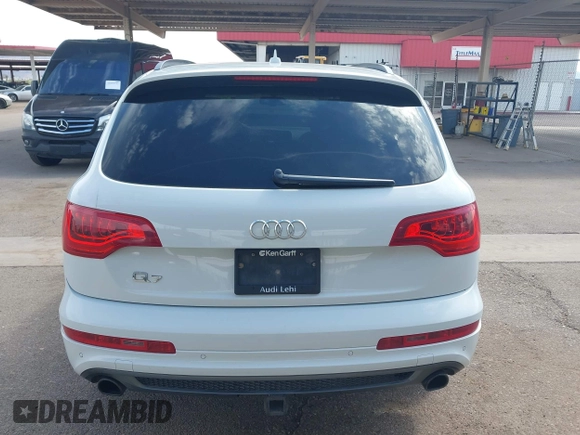 2013 Audi Q7 3.0T S line Prestige with VIN WA1DGAFE6DD006769, listed as a IAAI auction lot 41902696 with 221,058 mi miles. Bid and sale history available at carsss.com. Image 15.