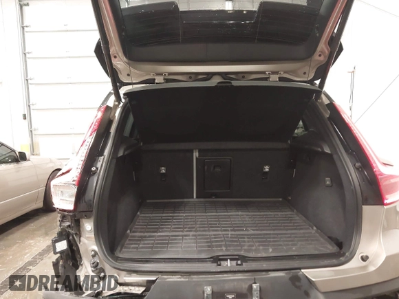 2023 Volvo XC40 Ultimate with VIN YV4ED3UM1P2023016, listed as a IAAI auction lot 42190298 with 22,862 mi miles and . Bid and sale history available at DreamBid. Image 20.