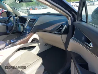 2016 Lincoln MKX Reserve with VIN 2LMTJ6LP9GBL27835, listed as a IAAI auction lot 42175905 with 87,541 mi miles. Bid and sale history available at carsss.com. Image 5.