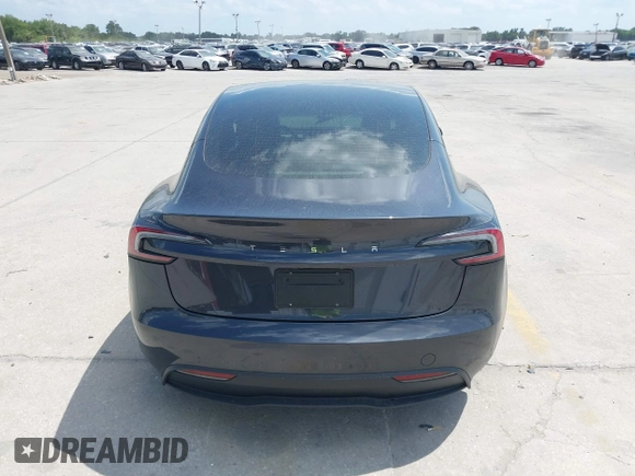 2024 Tesla Model 3 z VIN 5YJ3E1EAXRF864719, wystawiony jako IAAI lot #42129944 z przebiegiem 3 776 mil mil oraz . Historia ofert i sprzedaży dostępna na DreamBid. Obrazek 16.