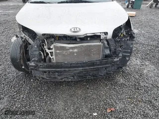 2016 Kia Soul with VIN KNDJN2A21G7242900, listed as a IAAI auction lot 41082800 with 122,160 mi miles. Bid and sale history available at carsss.com. Image 6.
