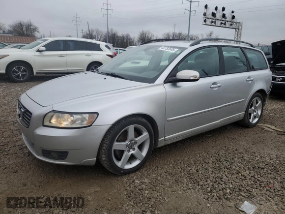 2008 Volvo V50 2.4L with VIN YV1MW390782393087, listed as a Copart auction lot 43732605 with 230,824 mi miles and Salvage Title. Bid and sale history available at carsss.com. Image 1.