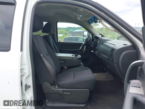 2013 GMC Sierra 2500HD SLE с VIN 1GT120CG8DF163084, выставлен на аукционе IAAI как лот 42265013 с пробегом 160 890 миль миль и . История ставок и продаж доступна на DreamBid. Изображение 5.
