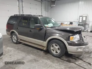 2005 Ford Expedition Eddie Bauer with VIN 1FMFU18575LA91113, listed as a IAAI auction lot 41195788 with 185,032 mi miles. Bid and sale history available at carsss.com. Image 1.