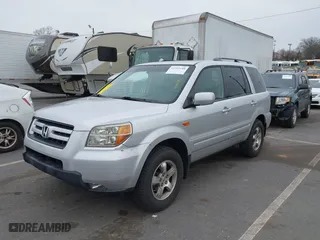 2008 Honda Pilot EX-L with VIN 5FNYF285X8B000937, listed as a IAAI auction lot 41793140 with 205,103 mi miles. Bid and sale history available at carsss.com. Image 2.