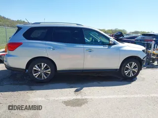 2017 Nissan Pathfinder S with VIN 5N1DR2MN1HC673409, listed as a IAAI auction lot 41992057 with 132,562 mi miles and . Bid and sale history available at DreamBid. Image 14.