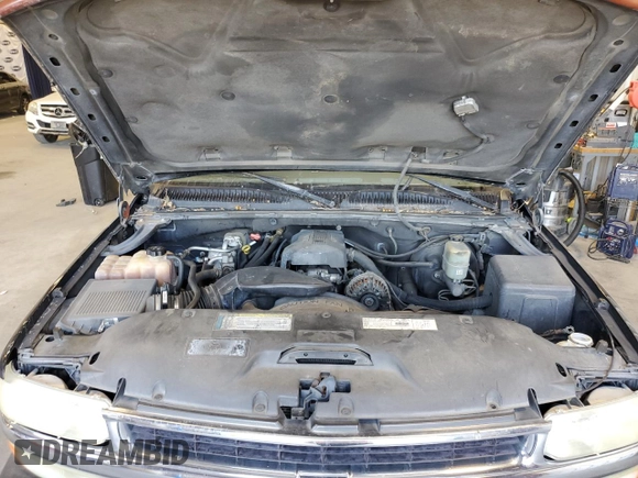 2000 Chevrolet Suburban LT with VIN 3GNEC16TXYG110718, listed as a Copart auction lot 74734314 with 208,488 mi miles and Salvage Title. Bid and sale history available at carsss.com. Image 12.
