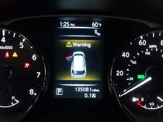 2016 Nissan Rogue SV z VIN JN8AT2MV2GW135957, wystawiony jako IAAI lot #42077099 z przebiegiem 135 081 mil mil oraz . Historia ofert i sprzedaży dostępna na DreamBid. Obrazek 7.