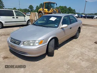 2000 Toyota Camry CE z VIN 4T1BG22K5YU731201, wystawiony jako IAAI lot #42094098 z przebiegiem Nie podano mil oraz . Historia ofert i sprzedaży dostępna na DreamBid. Obrazek 2.