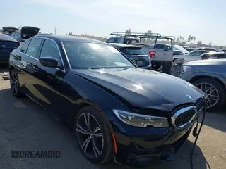 2021 BMW 3 Series 330i z VIN 3MW5R1J02M8B87329, wystawiony jako IAAI lot #41831599 z przebiegiem 82 186 mil mil oraz . Historia ofert i sprzedaży dostępna na DreamBid. Obrazek 1.