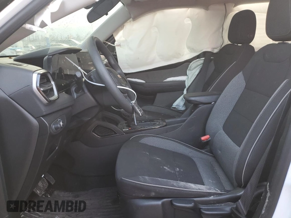 2025 Chevrolet TrailBlazer LS with VIN KL79MMSP4SB044102, listed as a Copart auction lot 45048715 with 26,537 mi miles and Clean Title. Bid and sale history available at DreamBid. Image 7.