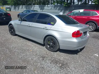 2008 BMW 3 Series 328xi with VIN WBAVC73528KP37985, listed as a IAAI auction lot 42679403 with 138,046 mi miles and . Bid and sale history available at DreamBid. Image 3.