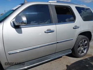 2007 Cadillac Escalade z VIN 1GYFK63877R130222, wystawiony jako IAAI lot #42245310 z przebiegiem 141 638 mil mil oraz . Historia ofert i sprzedaży dostępna na DreamBid. Obrazek 6.