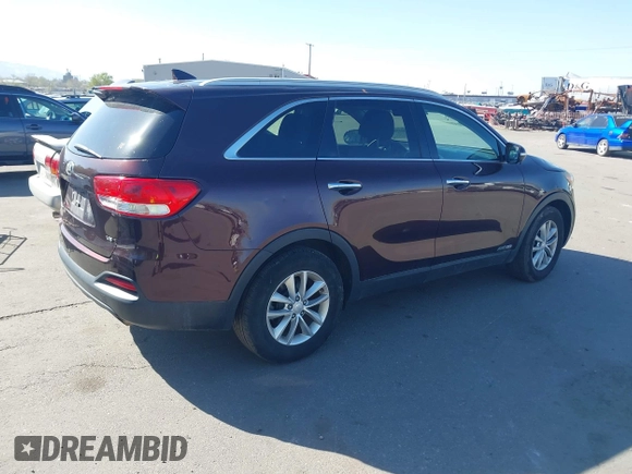 2016 Kia Sorento LX z VIN 5XYPGDA56GG072112, wystawiony jako IAAI lot #41939423 z przebiegiem 104 678 mil mil oraz . Historia ofert i sprzedaży dostępna na DreamBid. Obrazek 4.